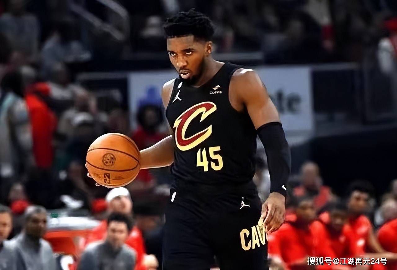 多名NBA高管：鹈鹕几乎不可能裁掉锡安据TA记者MikeVorkunov报道，由于锡安上赛季仅出战了29场比赛，他后三个赛季（2025-26、2026-27、2027-28）的合同将不再受保障。